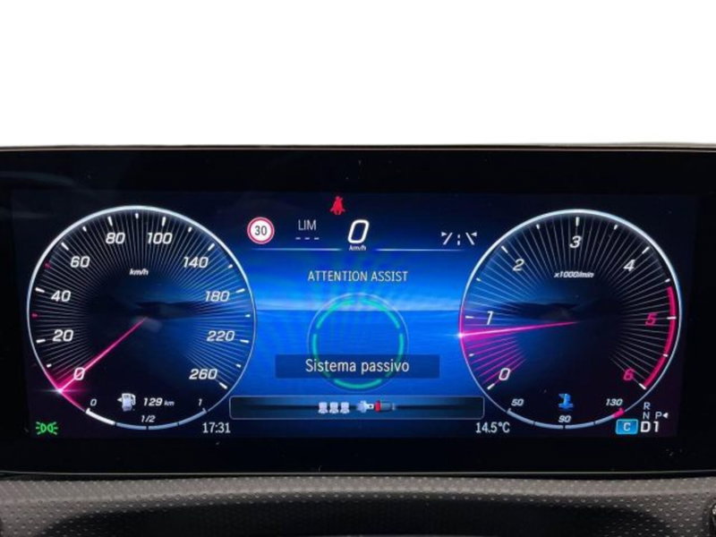 Mercedes-Benz Classe A Sedan nuova a Verona (8)