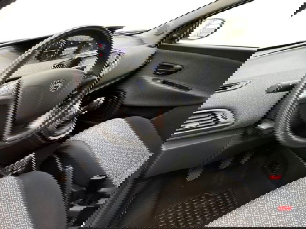 Lancia Ypsilon usata a Ancona (9)