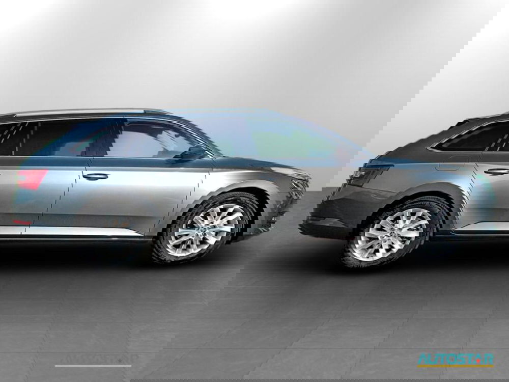 Skoda Superb Station Wagon usata a Piacenza (4)