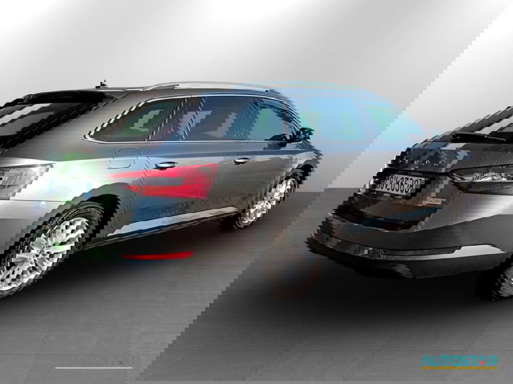 Skoda Superb Station Wagon usata a Piacenza (5)