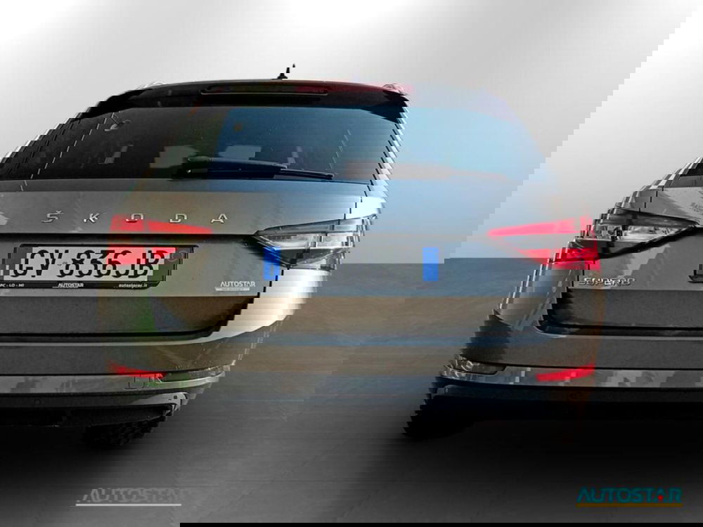 Skoda Superb Station Wagon usata a Piacenza (6)