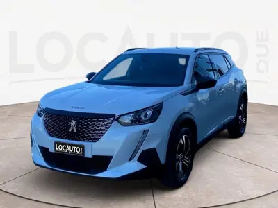 Peugeot 2008 PureTech 130 S&amp;S Allure Pack del 2023 usata a Torino