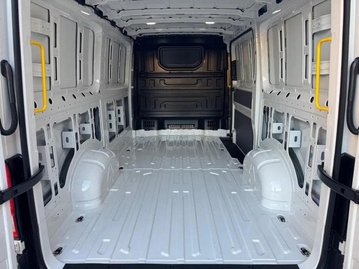 Volkswagen Veicoli Commerciali Crafter Furgone usata a Ravenna (7)