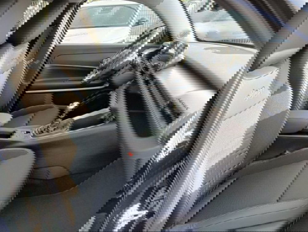 Jeep Avenger nuova a Brescia (17)