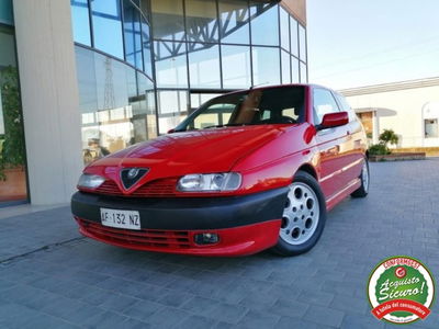 Alfa Romeo 145 2.0i 16V Twin Spark cat Quadrifoglio del 1996 usata a Castelfranco di Sotto
