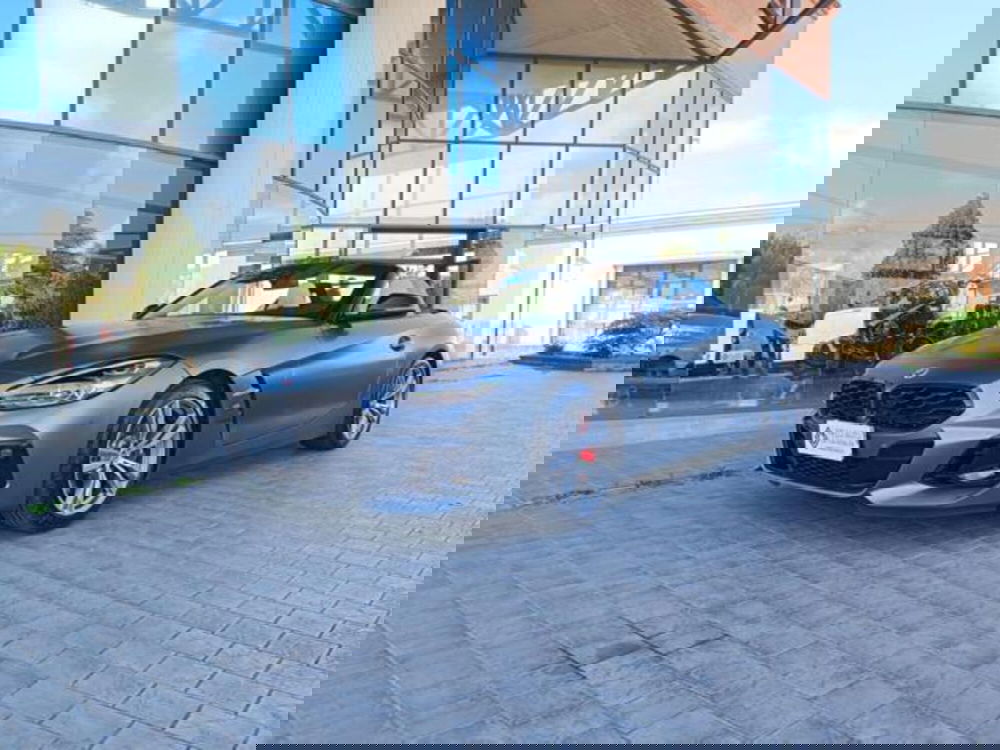 BMW Z4 Cabrio usata a Pisa (18)