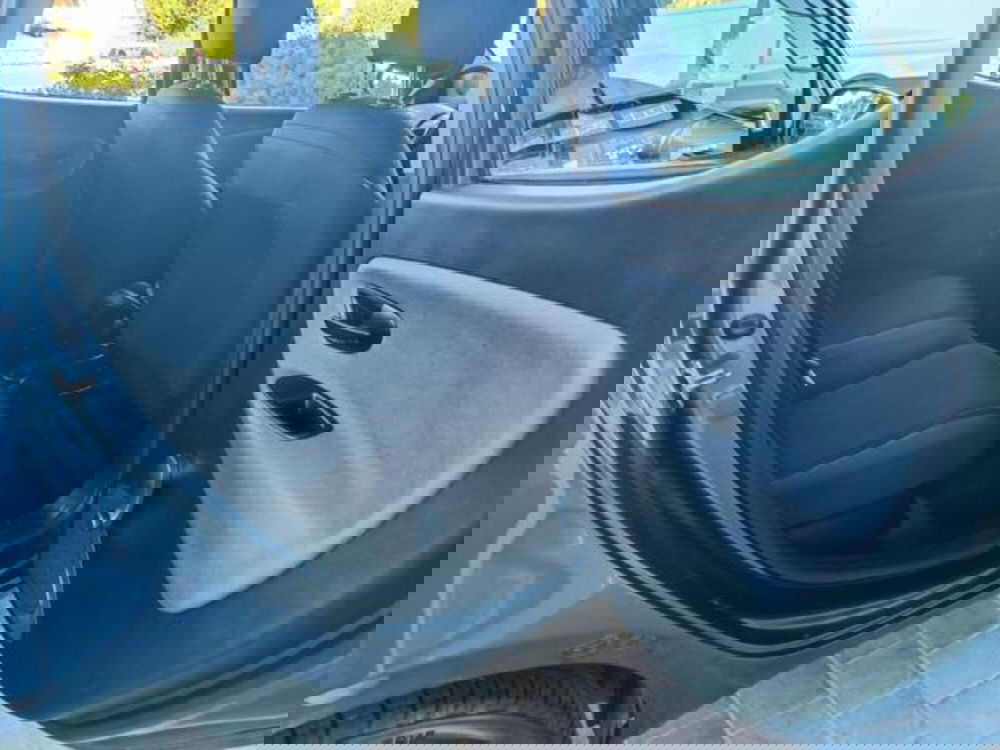 Lancia Ypsilon usata a Pisa (13)