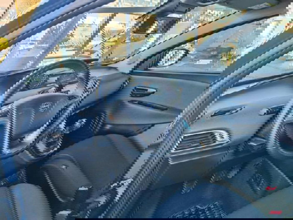 Lancia Ypsilon usata a Pisa (20)