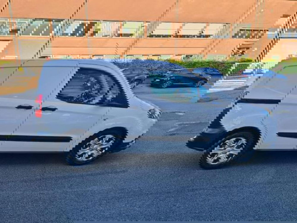 Ford Transit Courier usata a Pisa (5)