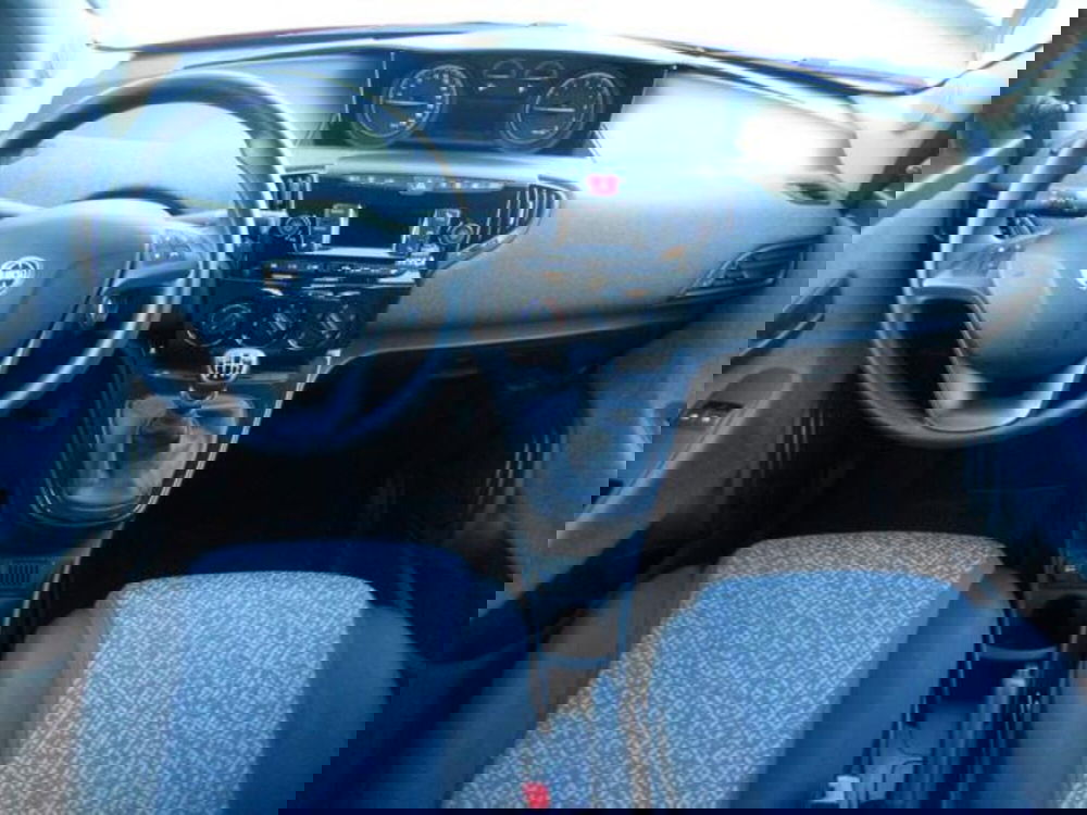 Lancia Ypsilon usata a Pisa (11)
