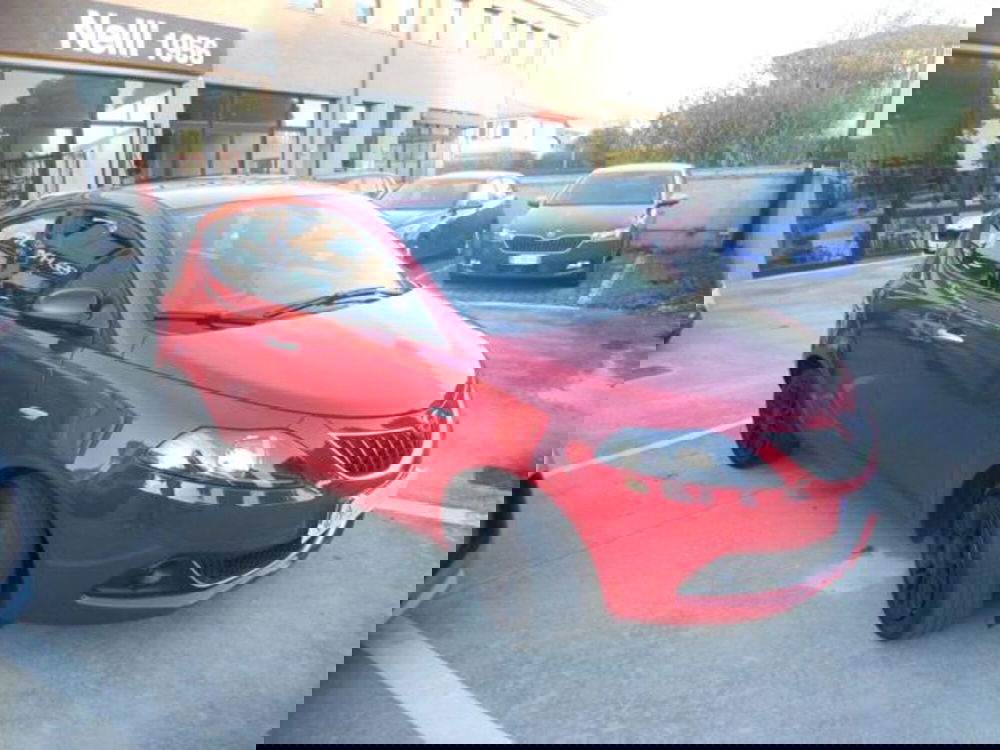 Lancia Ypsilon usata a Pisa (4)