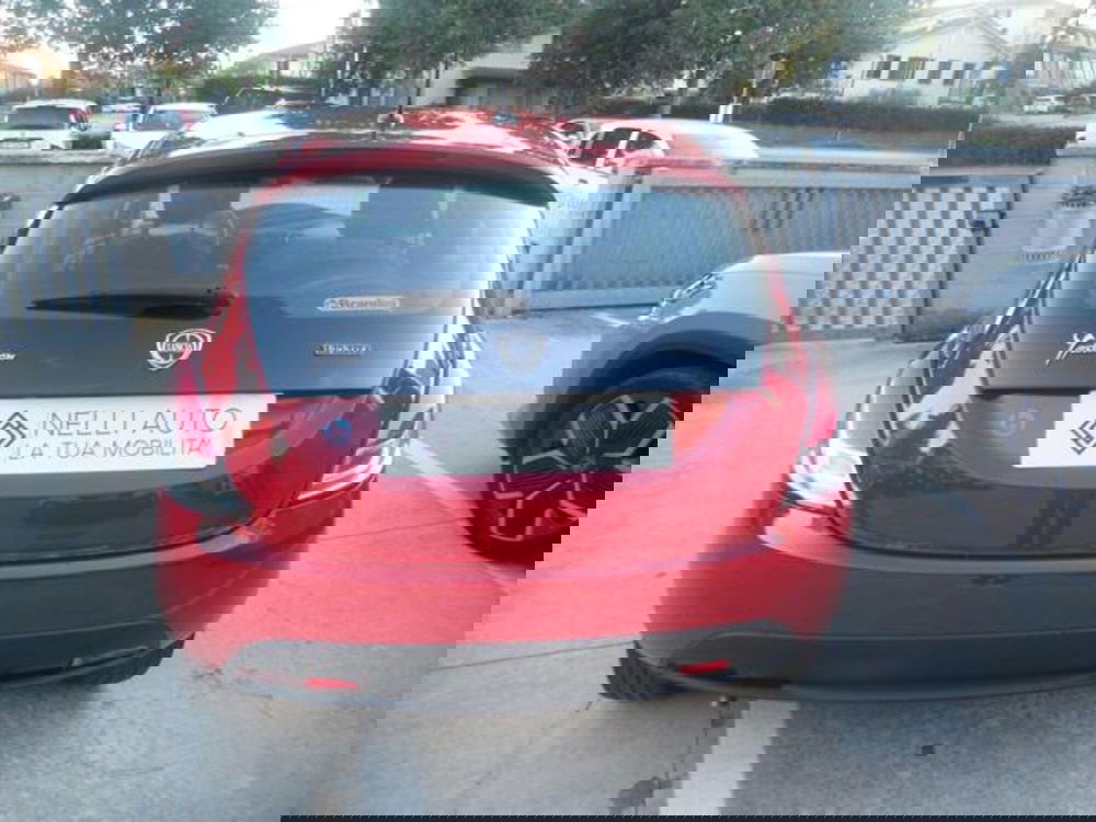 Lancia Ypsilon usata a Pisa (7)