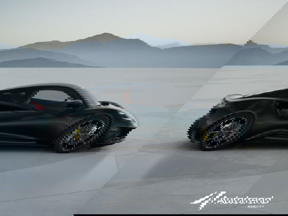 Lotus Emira nuova a Bari (10)