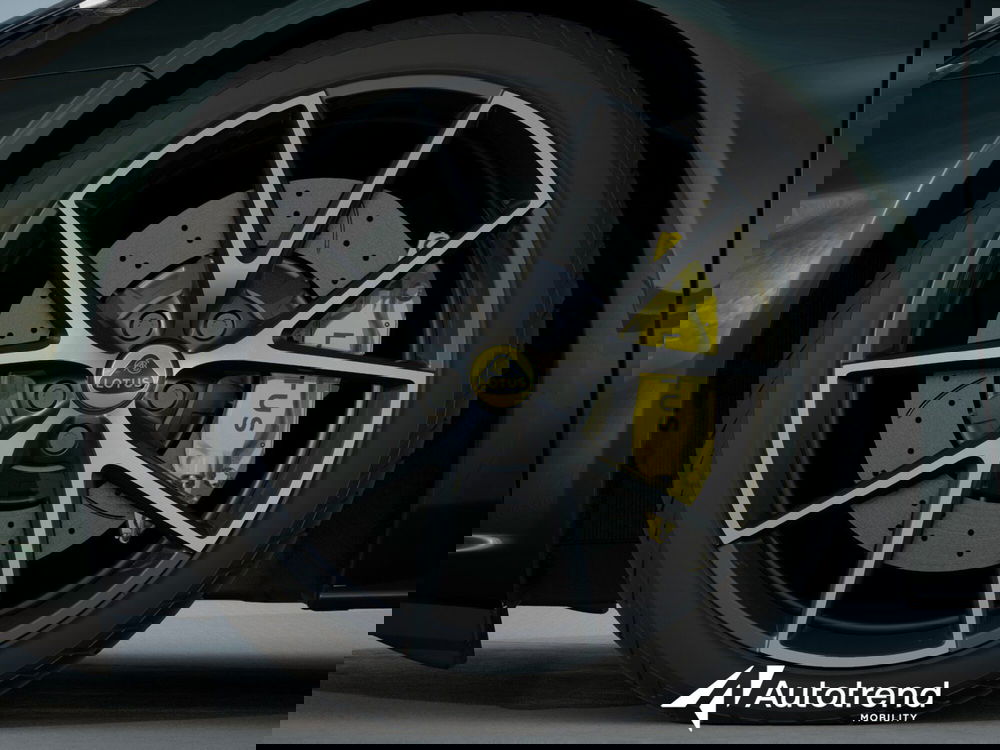 Lotus Emira nuova a Bari (11)