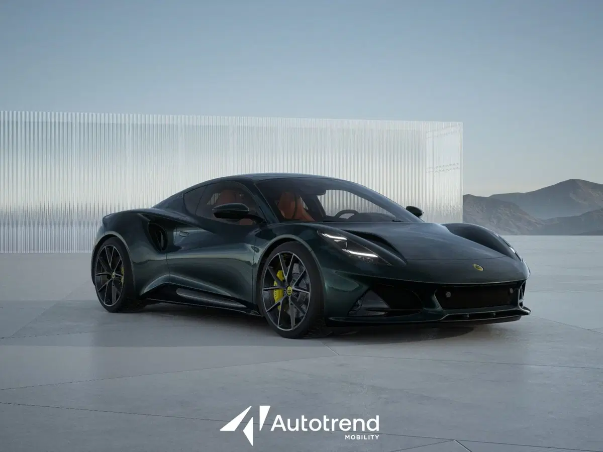 Lotus Emira nuova a Bari (2)