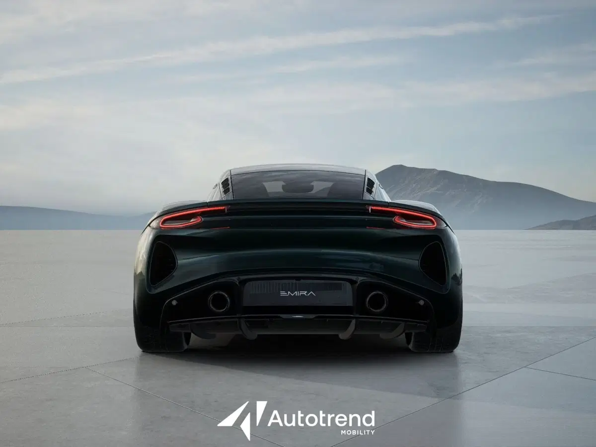 Lotus Emira nuova a Bari (9)