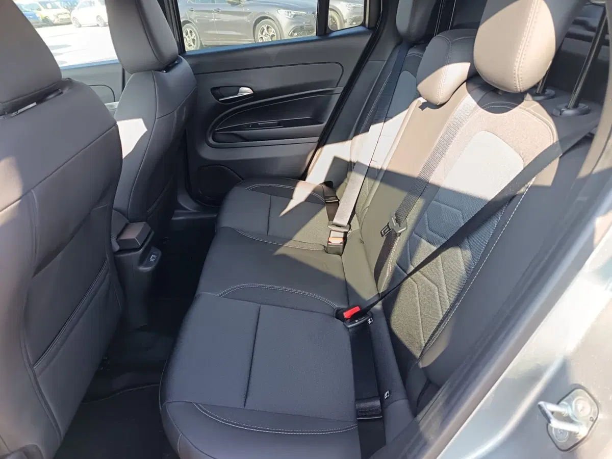 Jeep Avenger nuova a Alessandria (13)