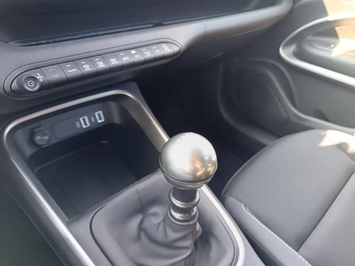 Jeep Avenger nuova a Alessandria (19)