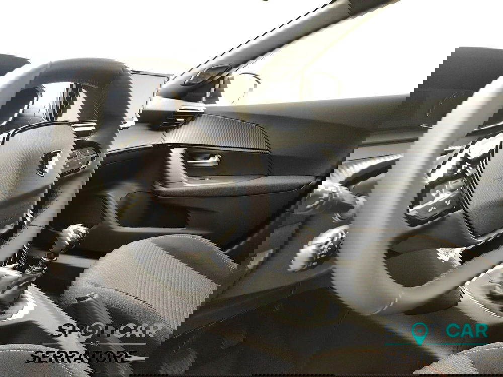 Peugeot 2008 nuova a Como (9)