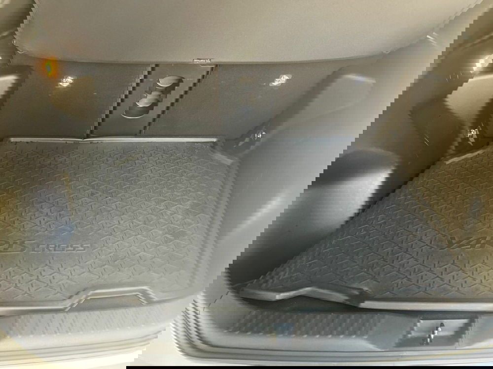 Toyota Yaris Cross usata a Lecco (13)