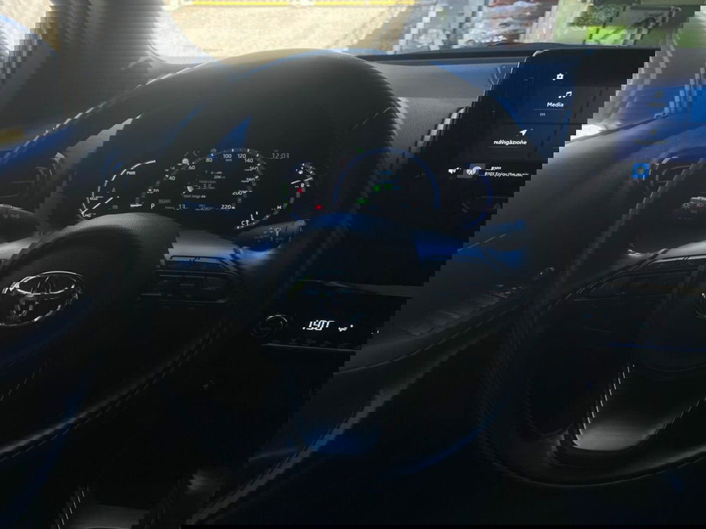 Toyota Yaris Cross usata a Lecco (15)