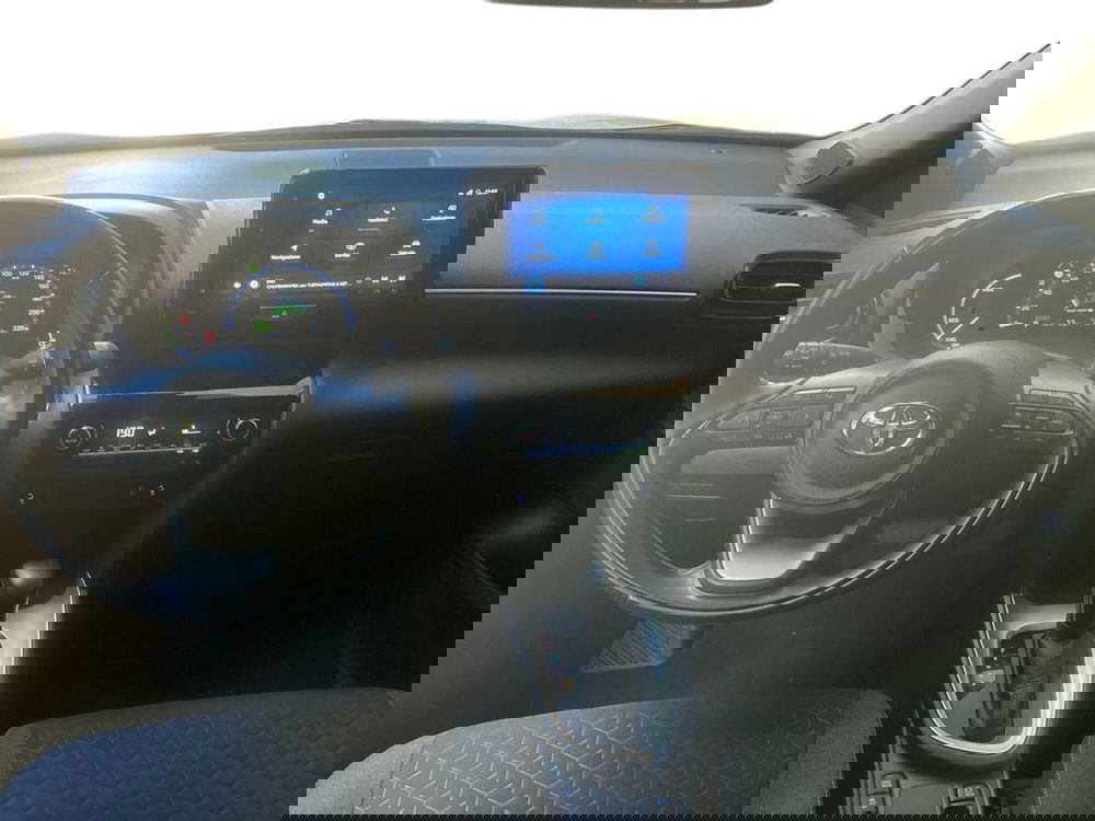 Toyota Yaris Cross usata a Lecco (9)