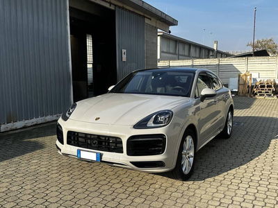 Porsche Cayenne 3.0 V6 E-Hybrid del 2022 usata a Casale Monferrato