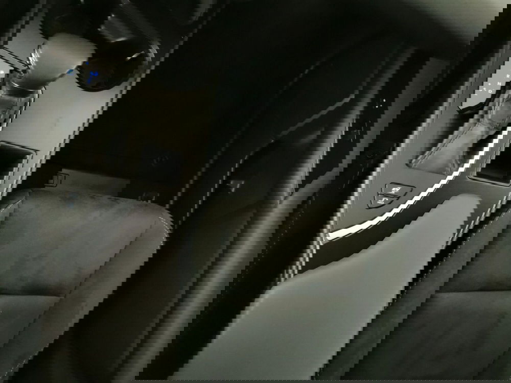 Lexus UX usata a Chieti (19)