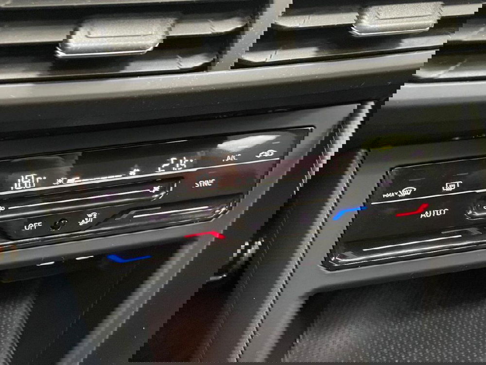 Volkswagen Taigo usata a Como (18)