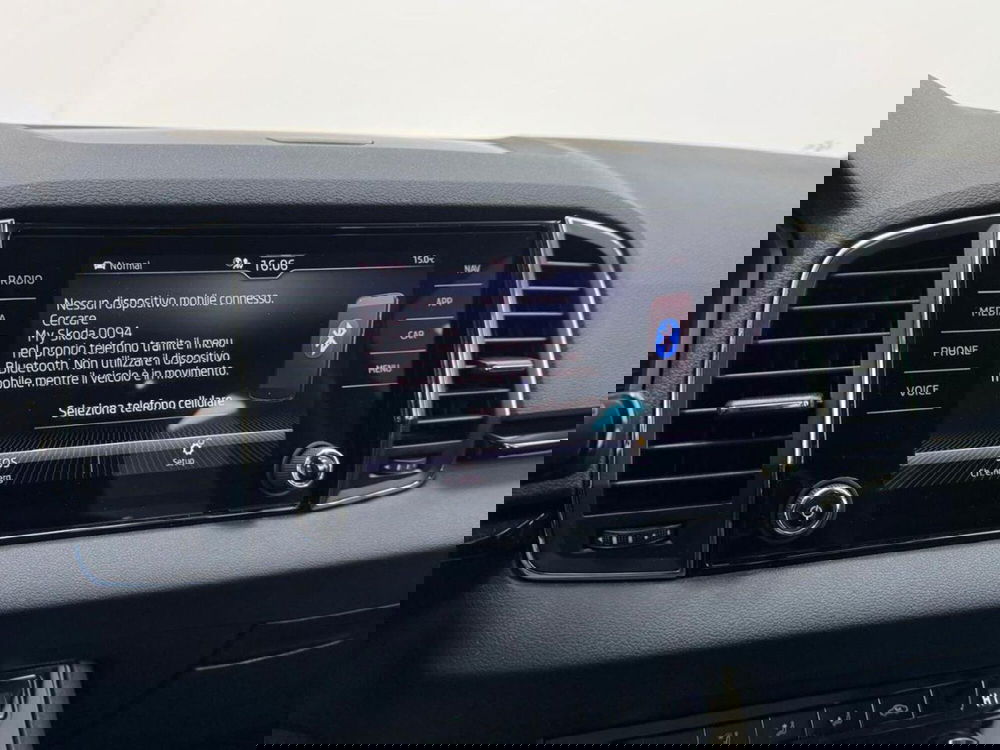 Skoda Karoq usata a Como (14)