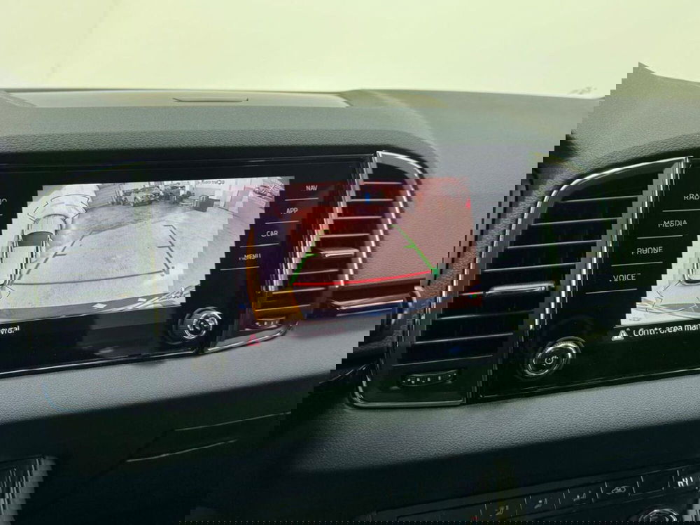 Skoda Karoq usata a Como (17)