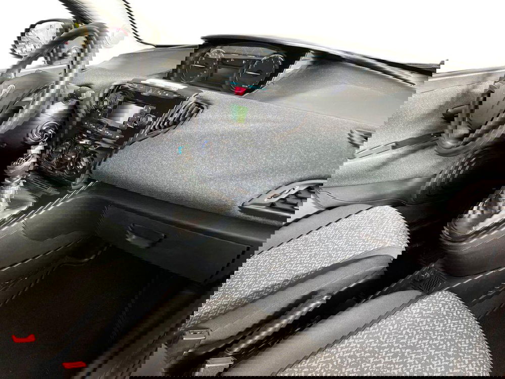 Lancia Ypsilon usata a Bari (18)