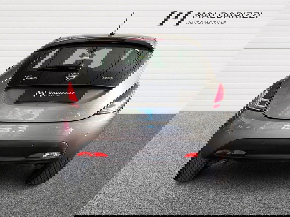 Lancia Ypsilon usata a Bari (6)