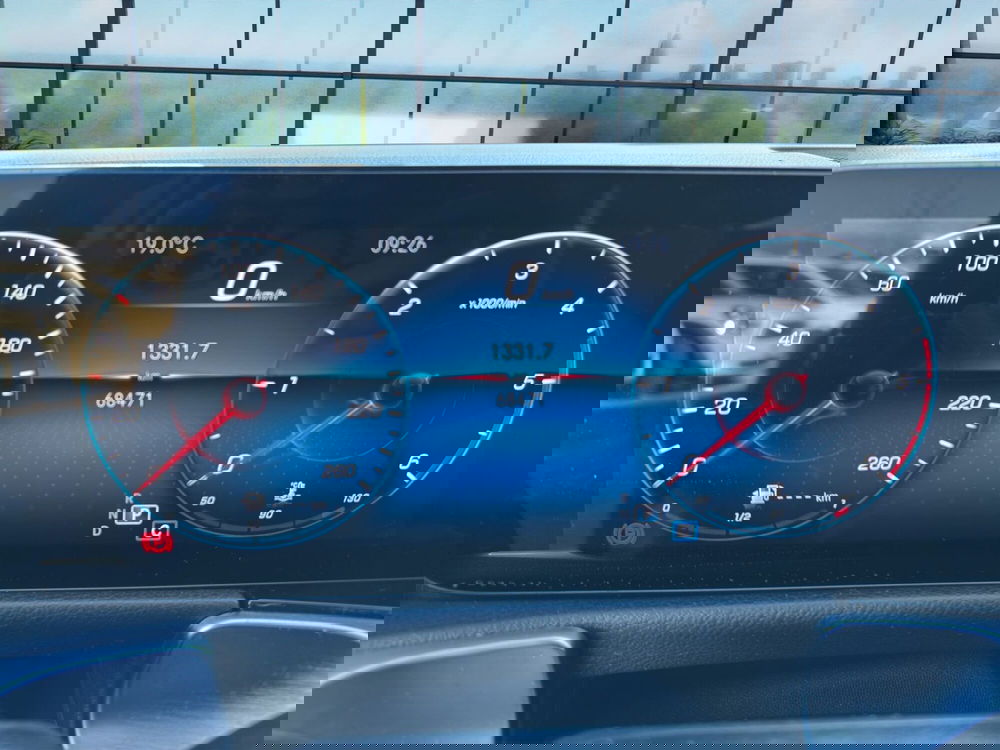 Mercedes-Benz GLB usata a Cosenza (11)