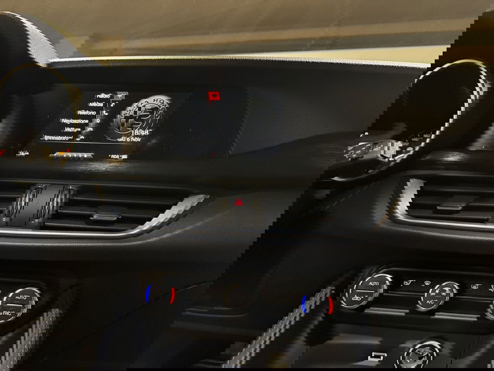 Alfa Romeo Stelvio usata a Messina (12)