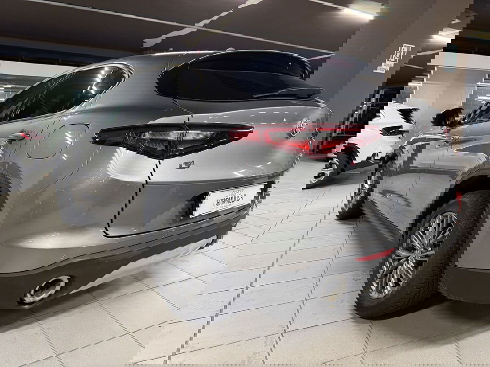 Alfa Romeo Stelvio usata a Messina (4)