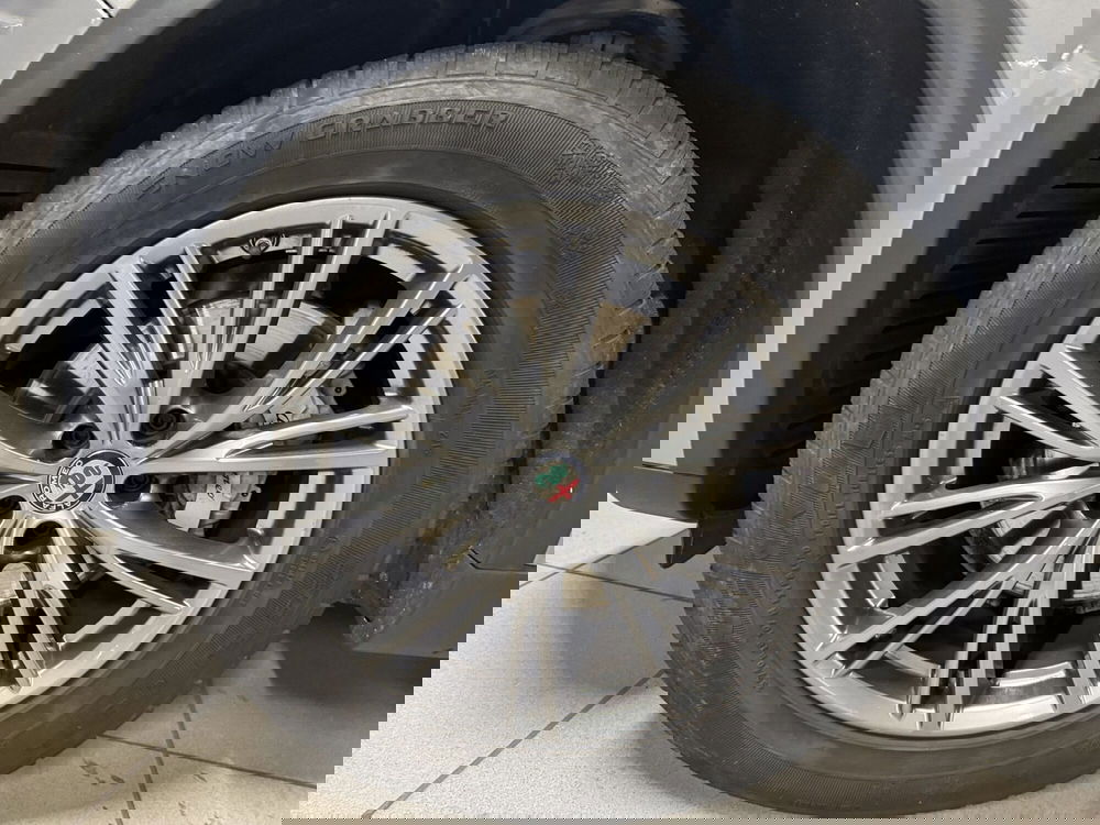 Alfa Romeo Stelvio usata a Messina (5)