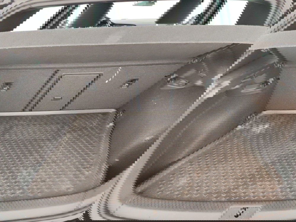 Volkswagen Golf usata a Massa-Carrara (16)