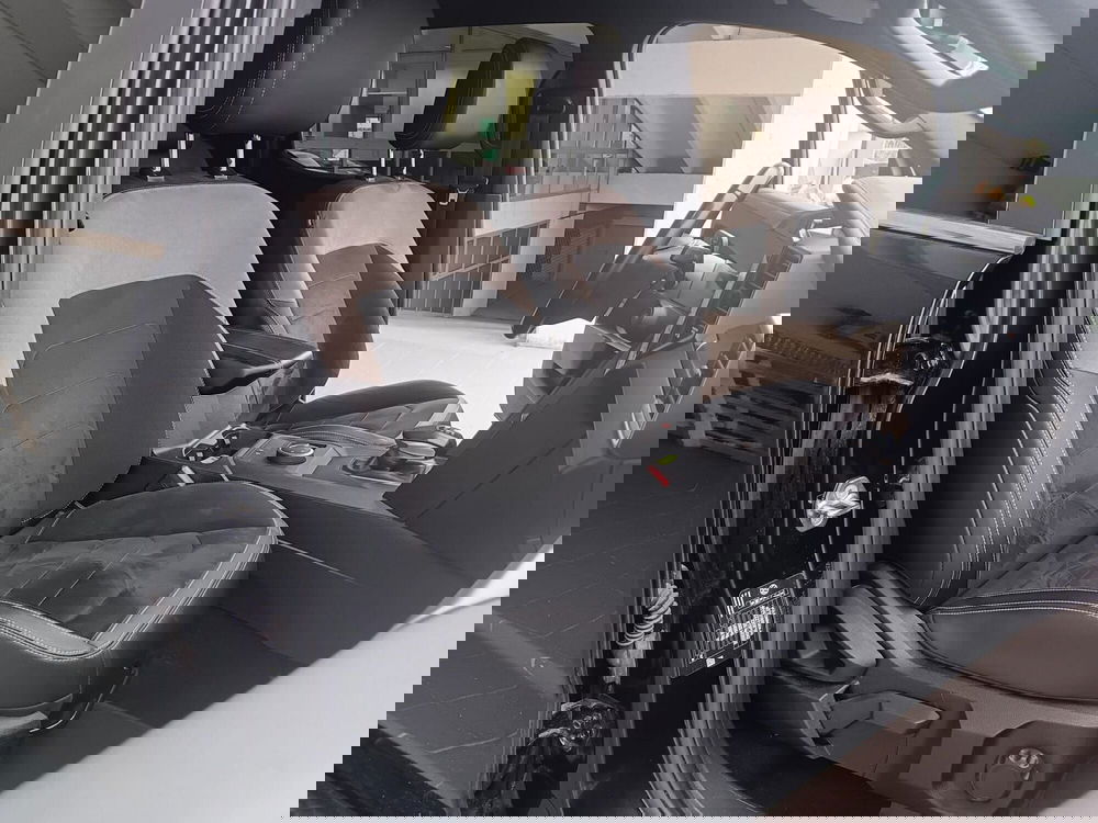 Volkswagen Amarok usata a Asti (9)