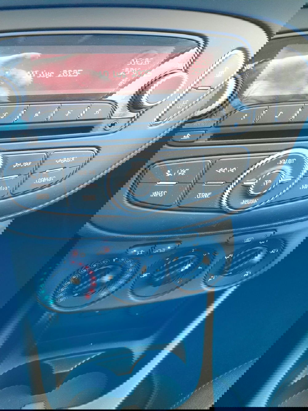 Opel Corsa Coupé usata a Asti (12)