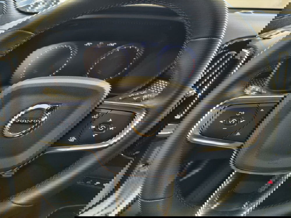 Volvo XC40 usata a Vercelli (10)