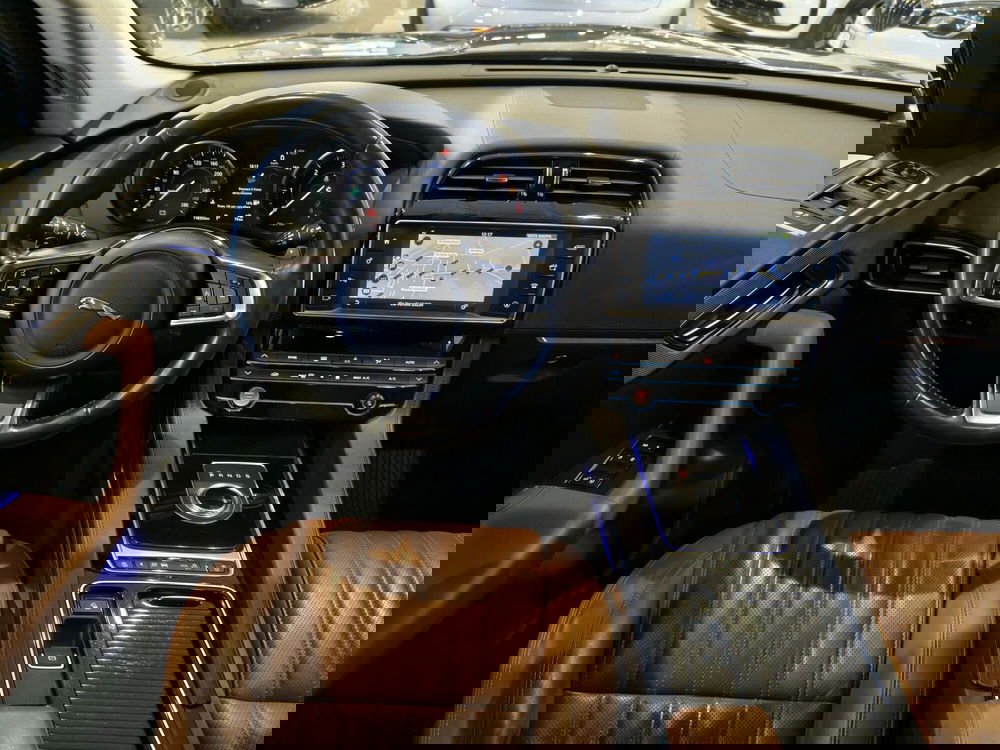 Jaguar F-Pace usata a Vercelli (10)