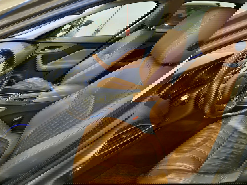 Jaguar F-Pace usata a Vercelli (11)