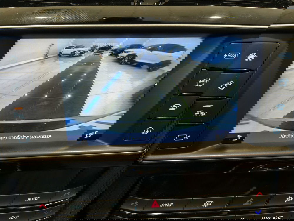 Jaguar F-Pace usata a Vercelli (15)