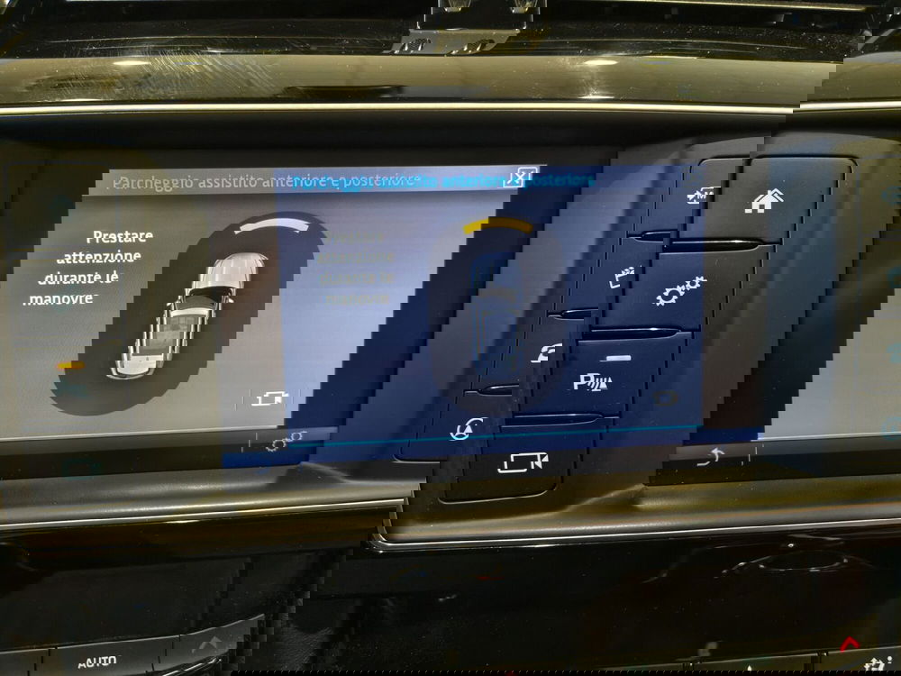 Jaguar F-Pace usata a Vercelli (17)