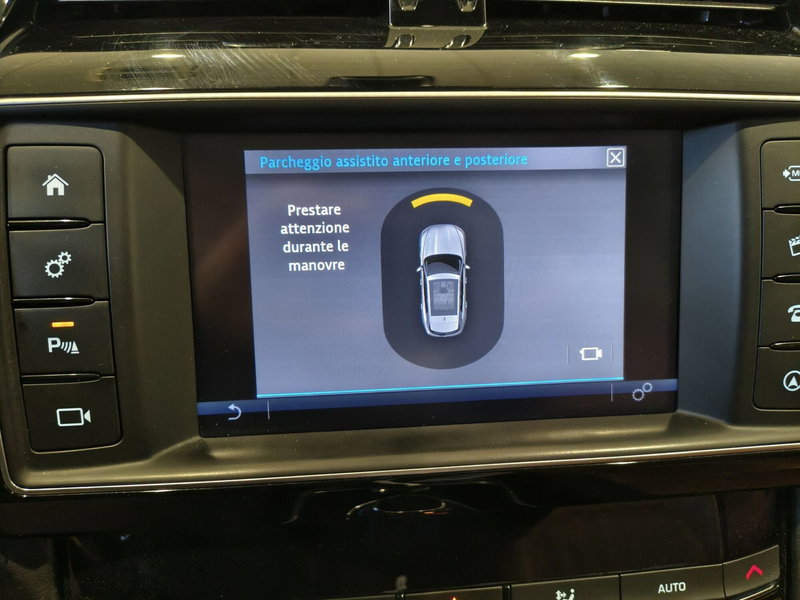 Jaguar F-Pace usata a Vercelli (17)