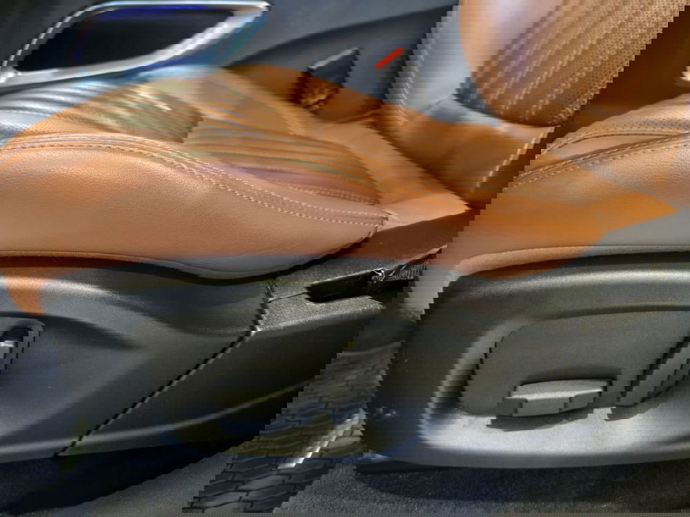 Jaguar F-Pace usata a Vercelli (18)