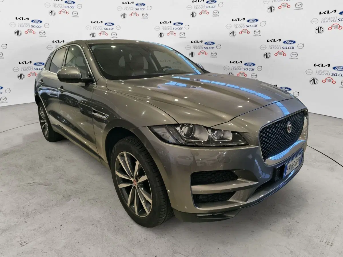Jaguar F-Pace usata a Vercelli (2)