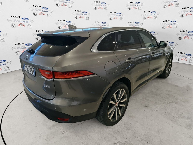 Jaguar F-Pace usata a Vercelli (6)