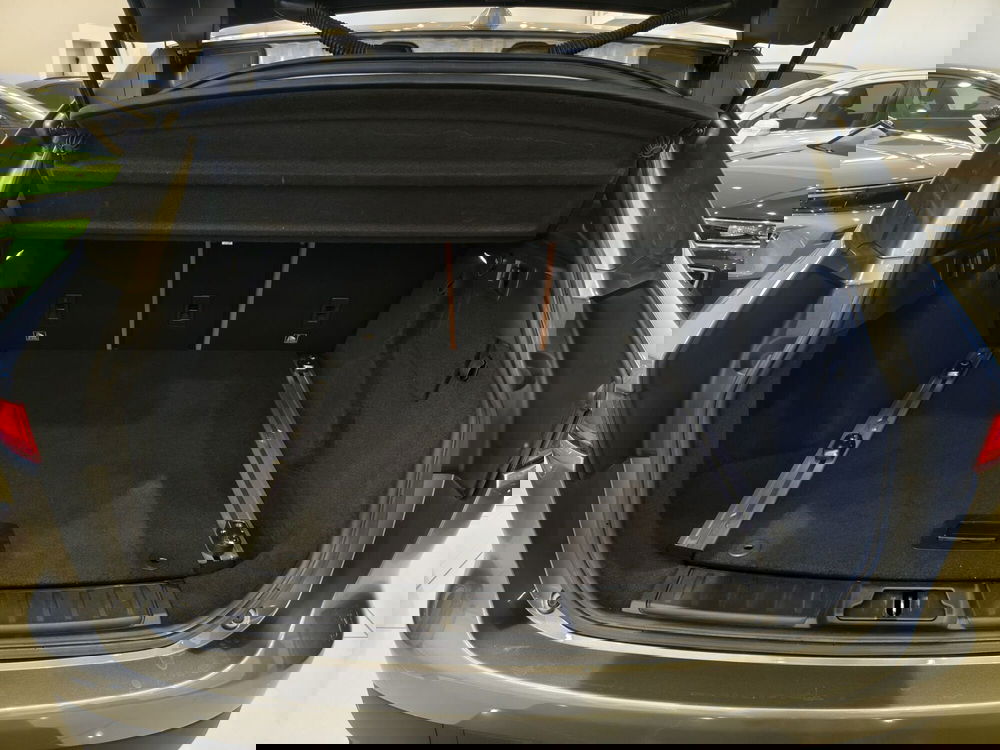 Jaguar F-Pace usata a Vercelli (9)